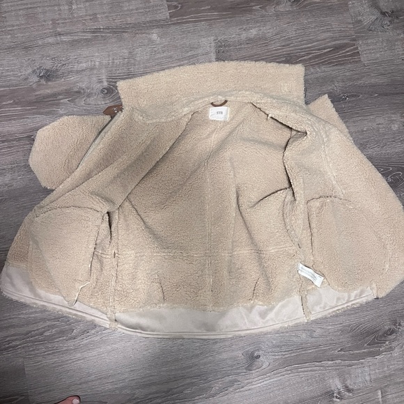 NWOT Stradivarius Faux Shearling Oversized Coat - Picture 7 of 7